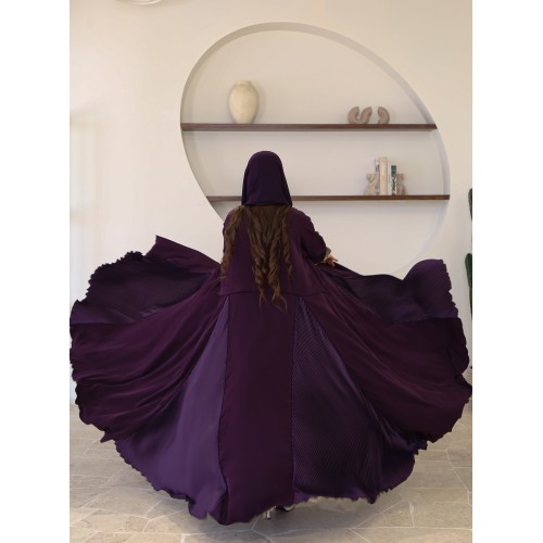 عباية لون بنفسجي بجوانب بليسية